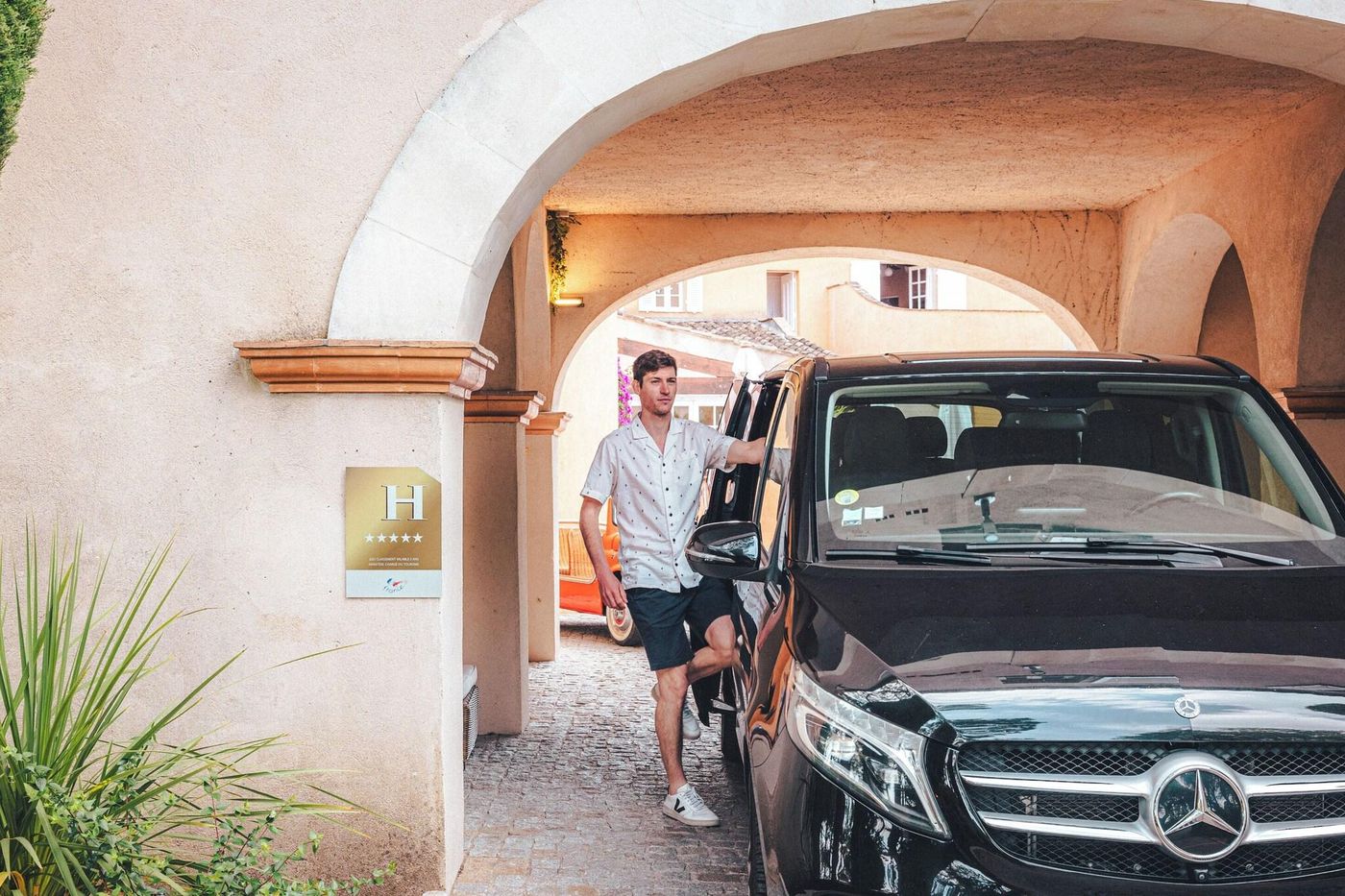 La-Mandarine-Sports-and-Entertainment-22