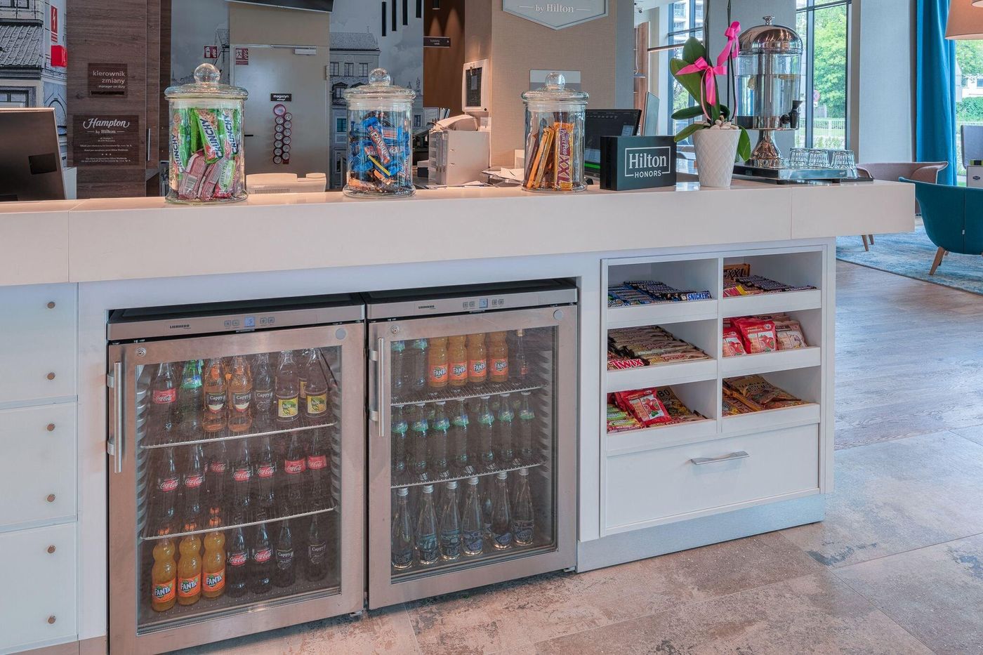 Hampton-by-Hilton-Warsaw-Mokotow-Lobby-16