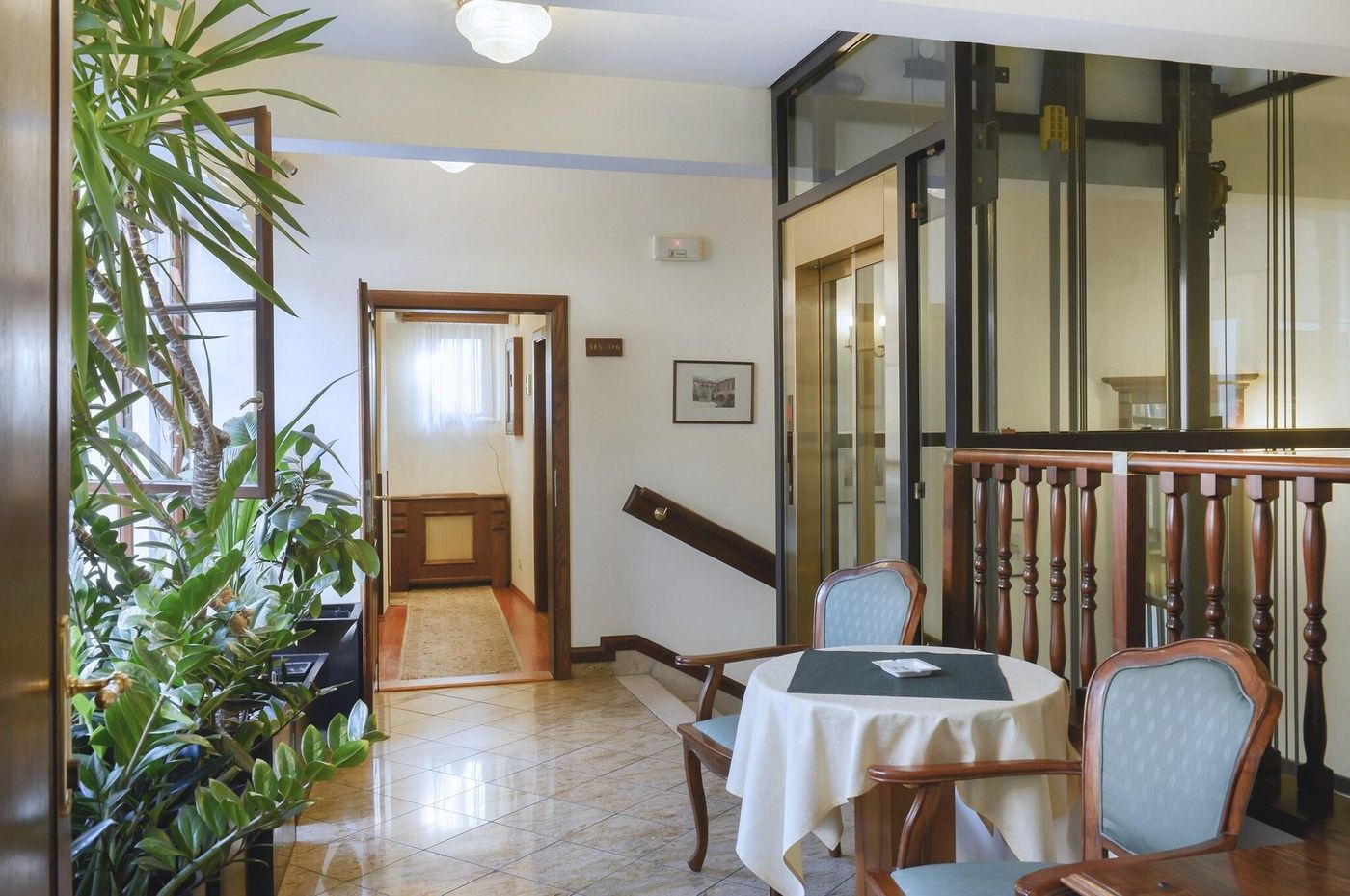 Grand-hotel-Praha-Lobby-4