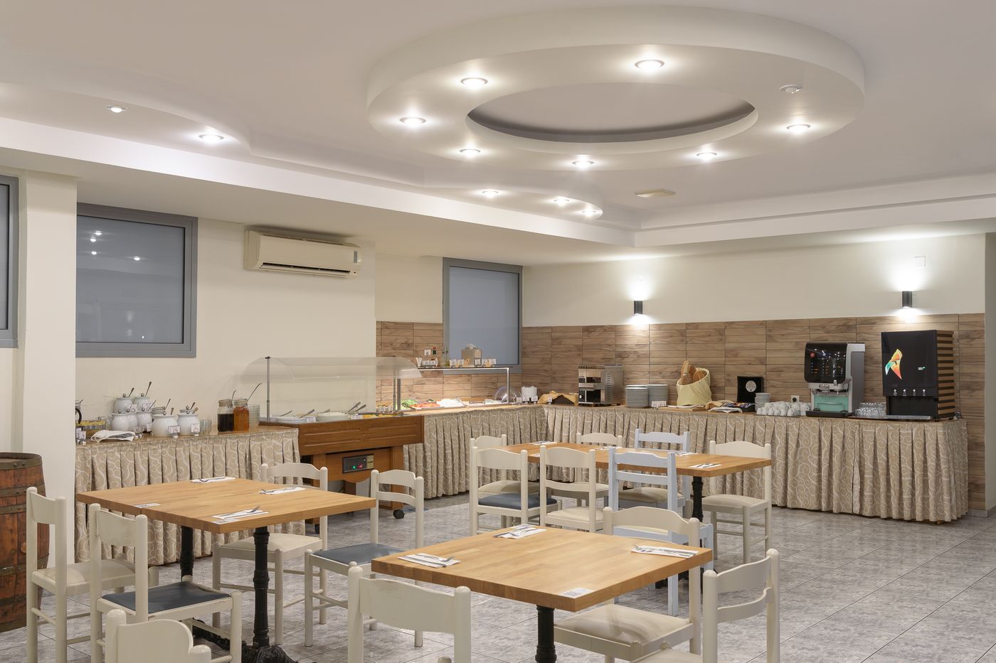 Hersonissos-Central-Restaurant-16