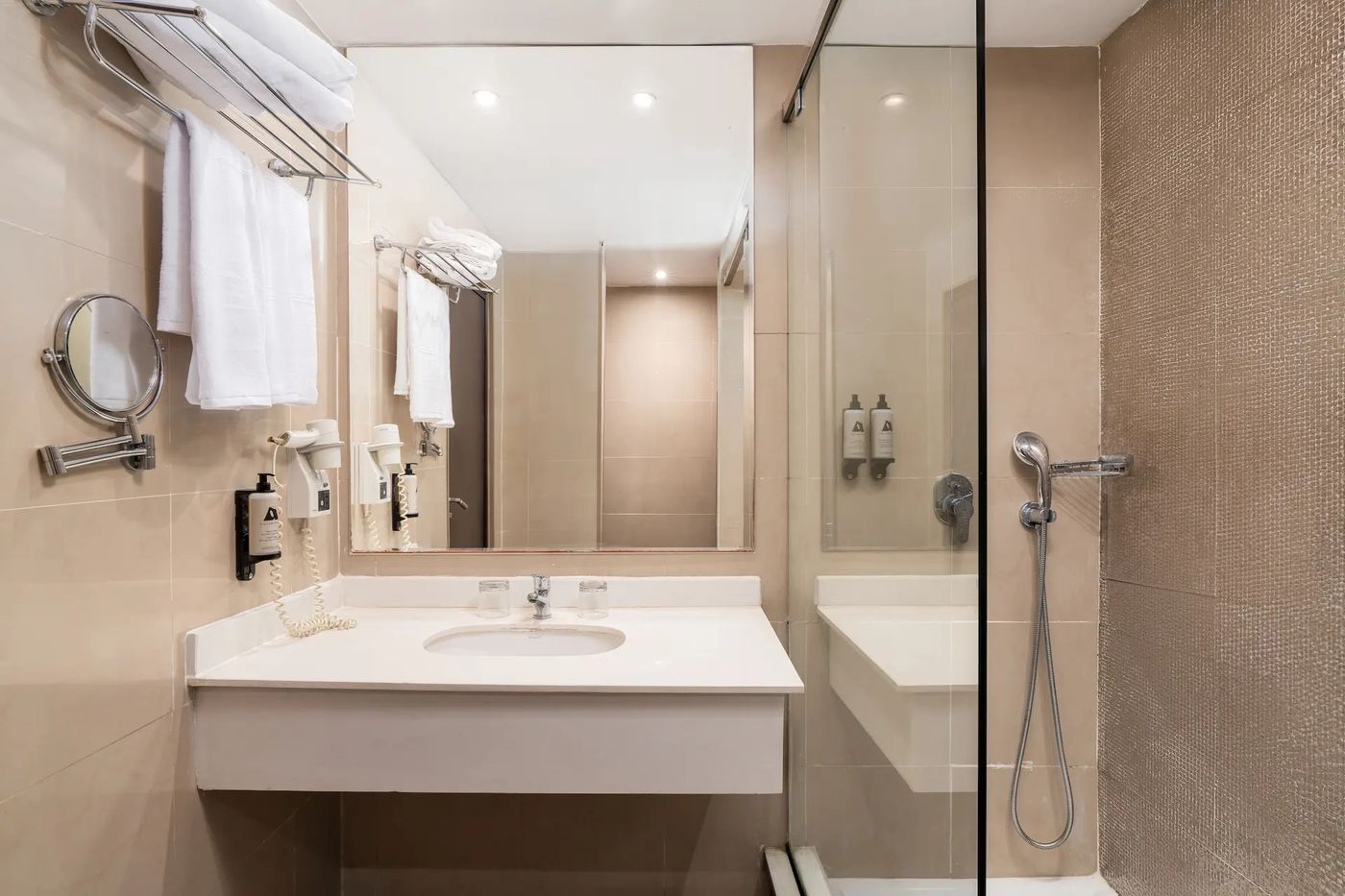 Atlas-Amadil-Beach-Aqua-Sun-Room-42