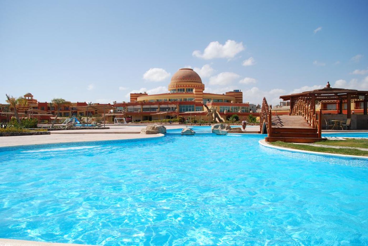 Malikia-Resort-Abu-Dabbab-Pool-3