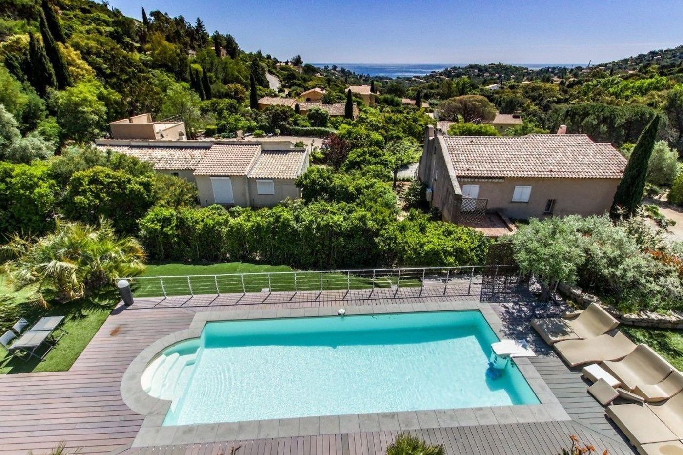 La-Villa-Louancelie-General-view-2