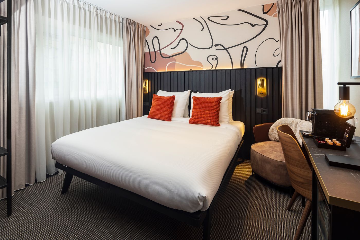 Huygens-Place-Room-14