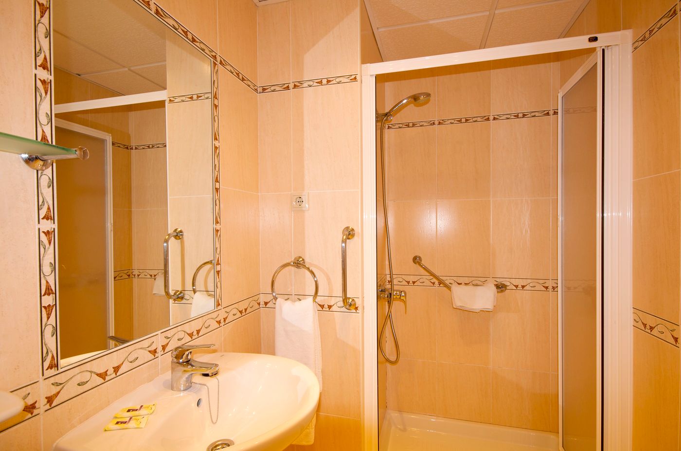 Stella-Maris-Room-24