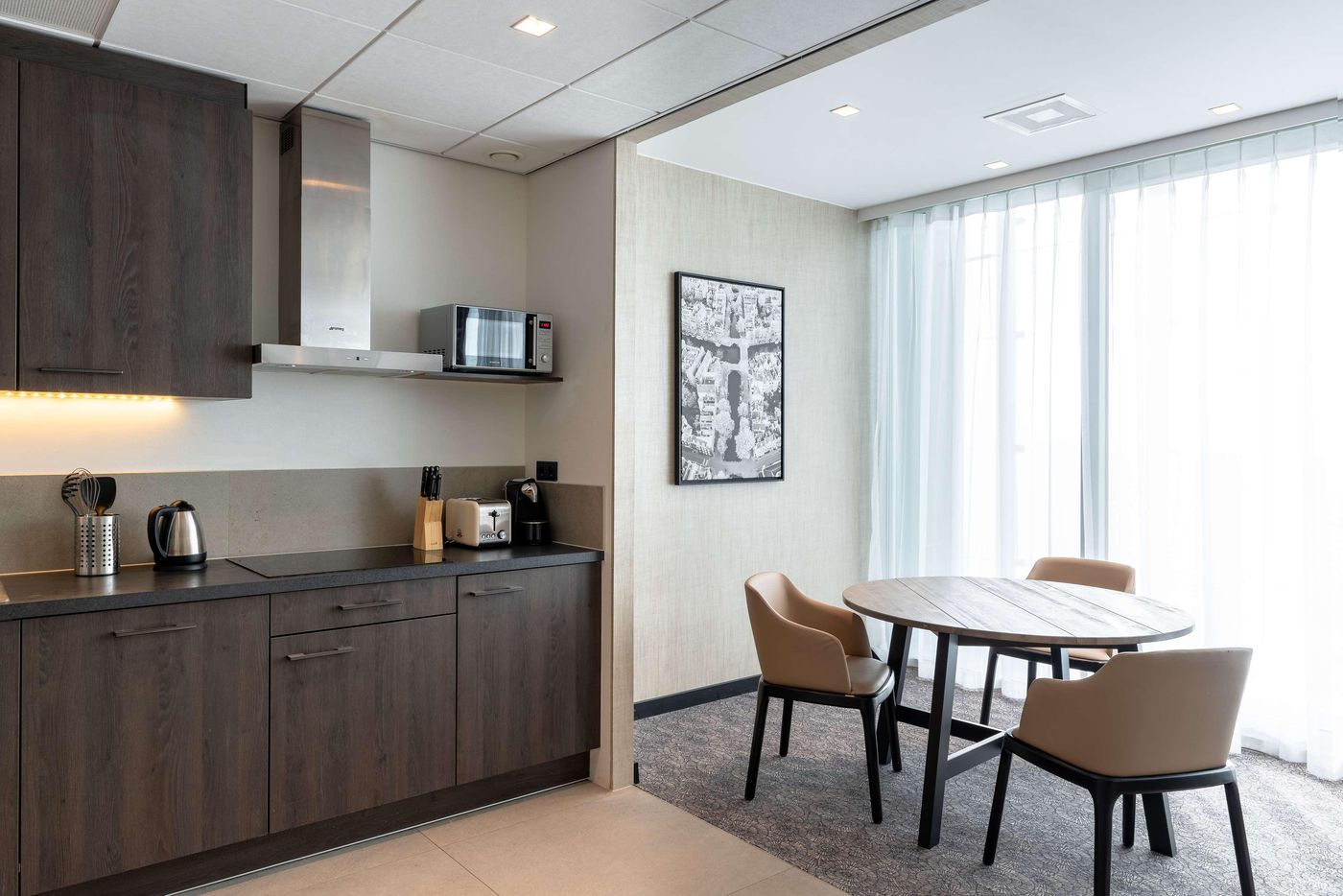 Radisson-Hotel---Suites-Amsterdam-South-Room-9