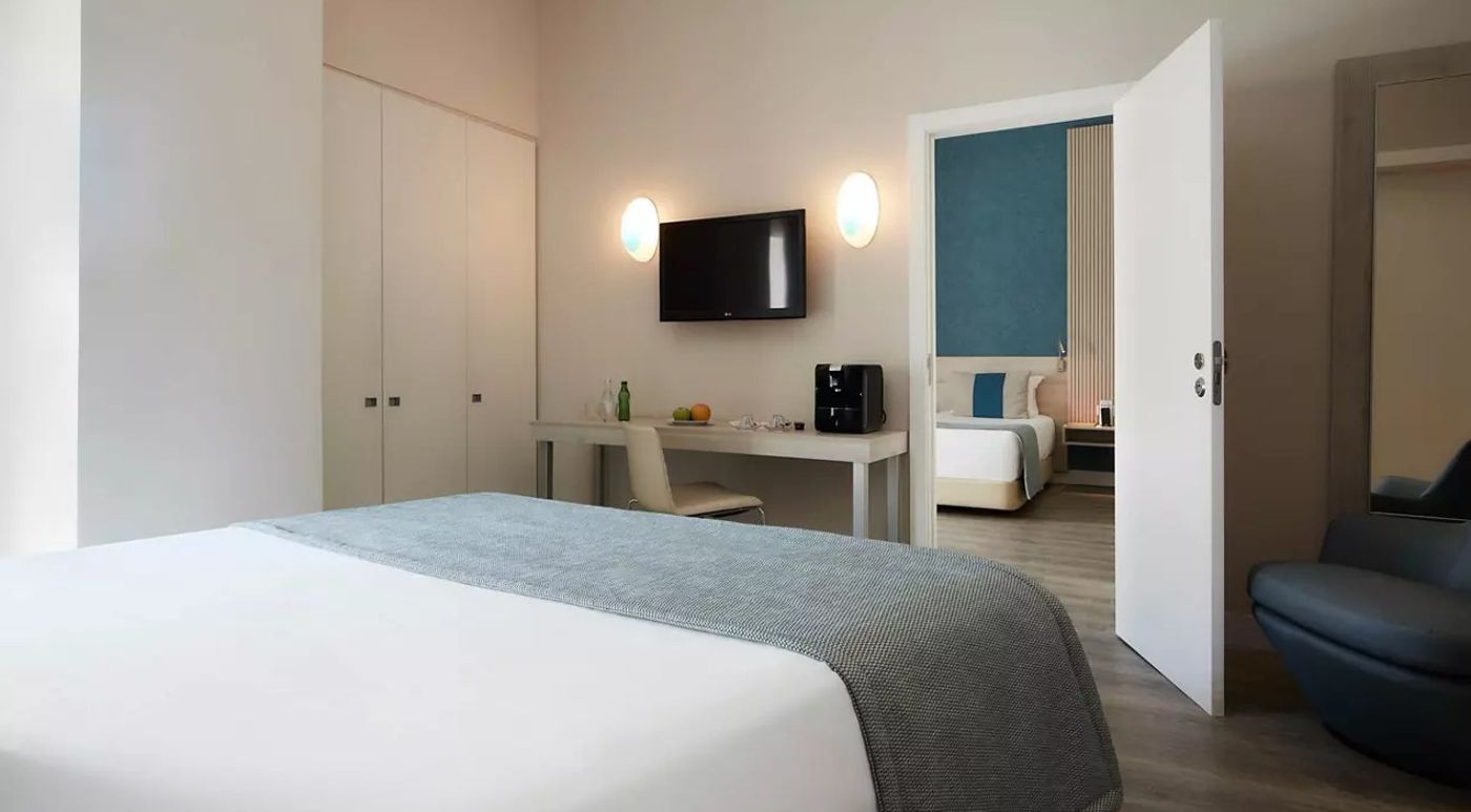 Faro---Beach-Club-Room-14