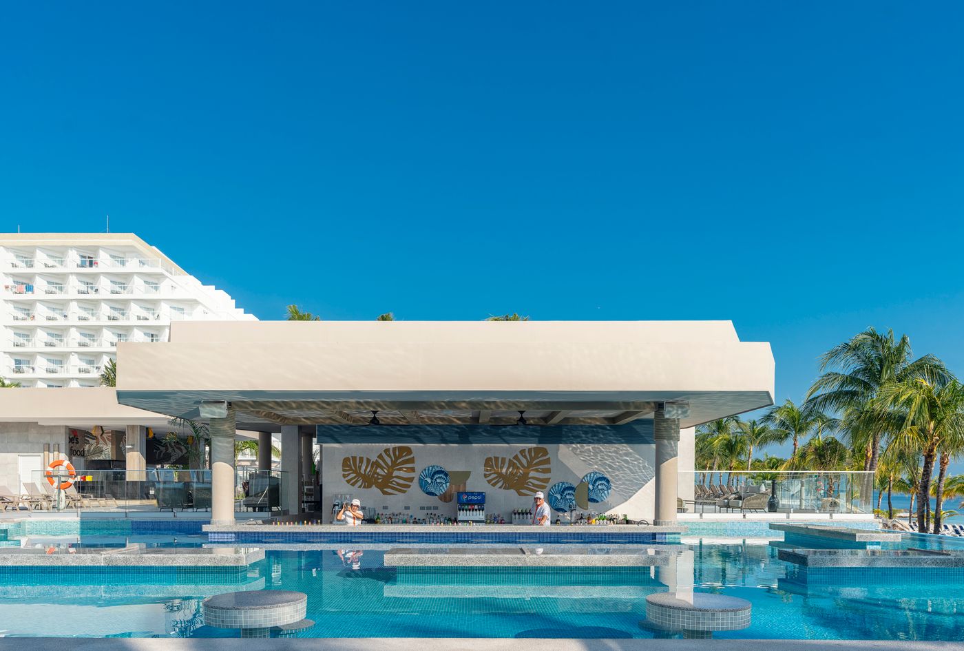 Riu-Caribe-All-Inclusive-Pool-11