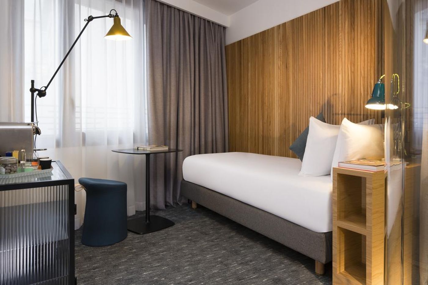 Drawing-Hotel-Room-10