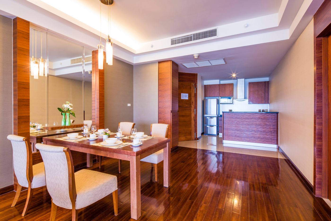 Column-Bangkok-Room-35