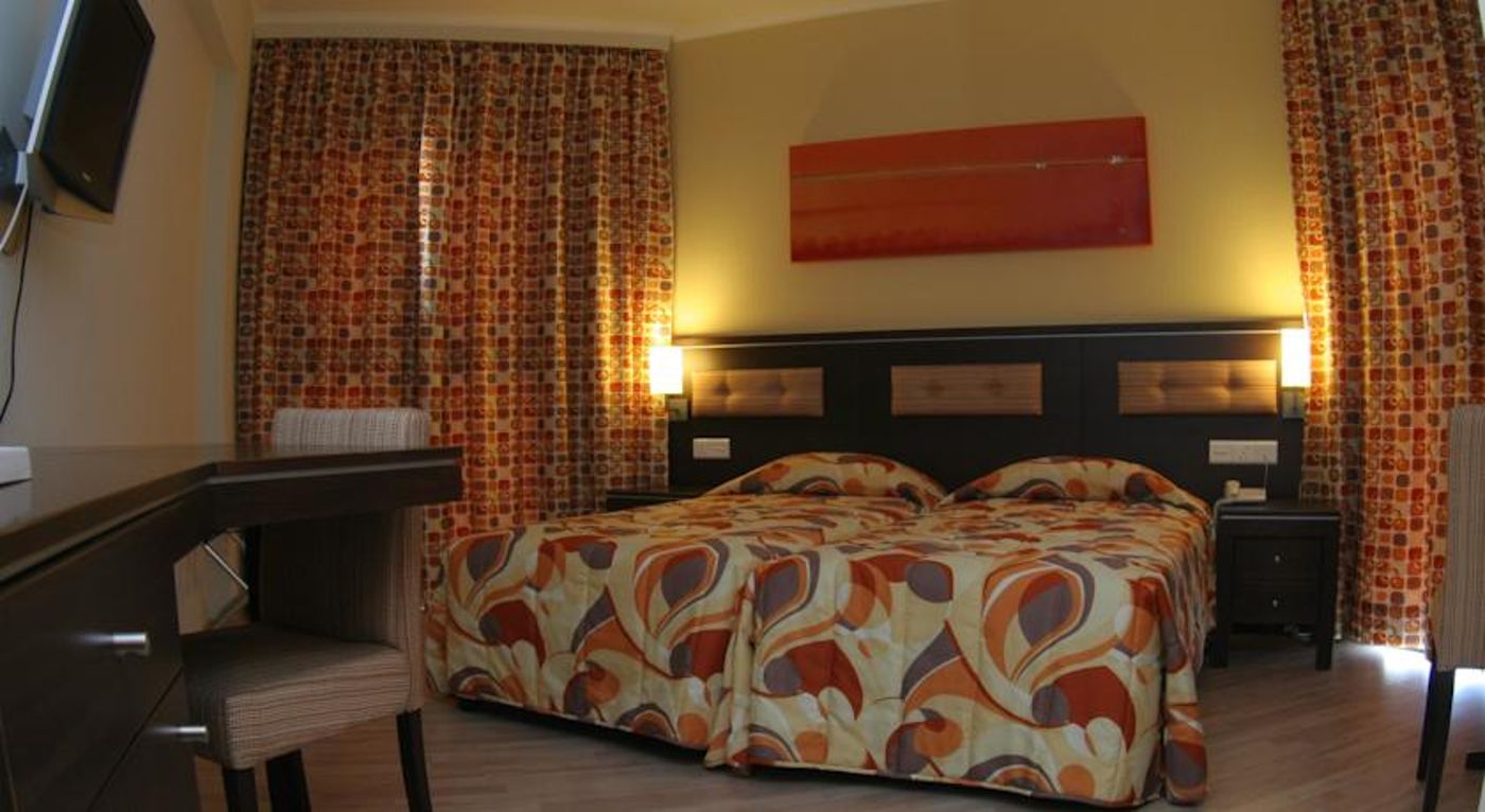 Livadhiotis City Hotel