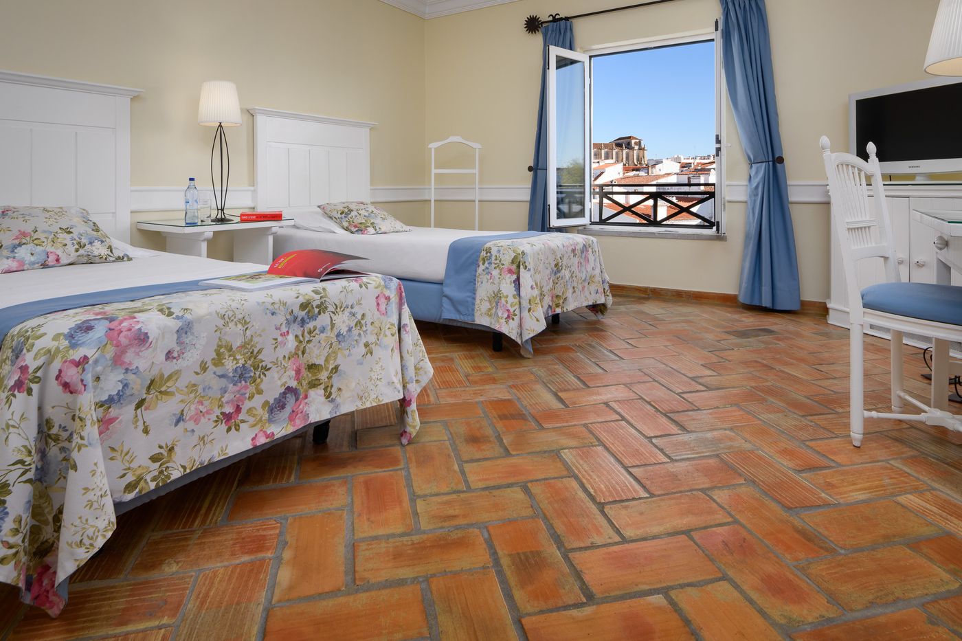 M-AR-De-AR-Muralhas-Room-11