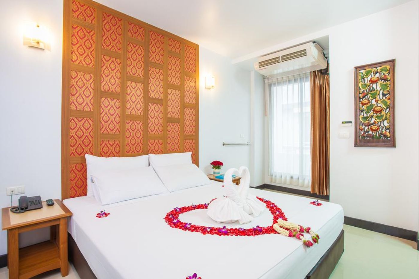 New-Siam-Palace-Ville-Hotel-Room-12