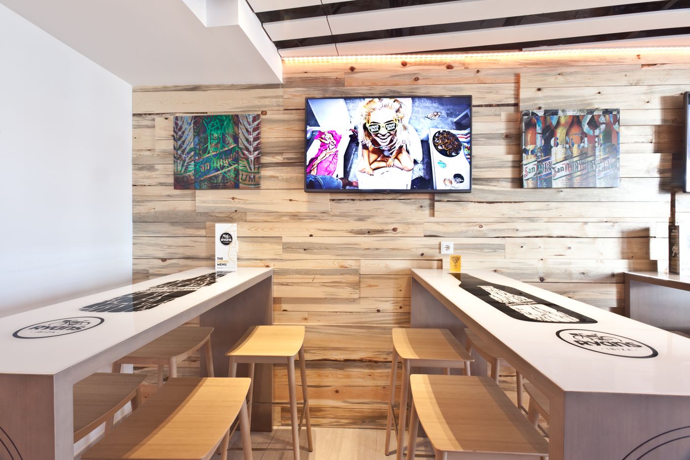 Hotel-Ryans-La-Marina-Restaurant-63