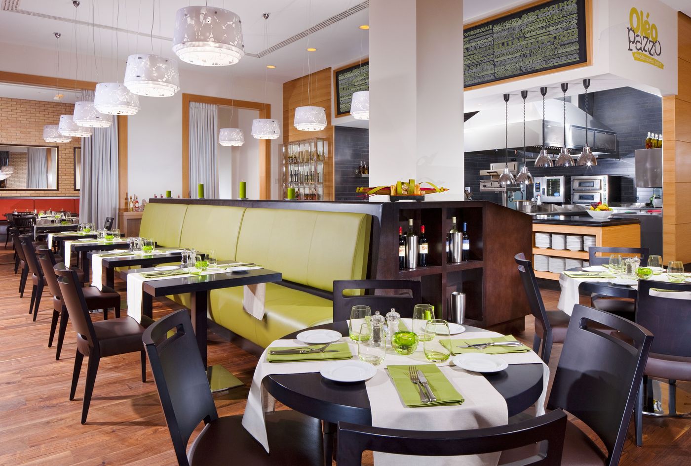 Courtyard-Budapest-Restaurant-44