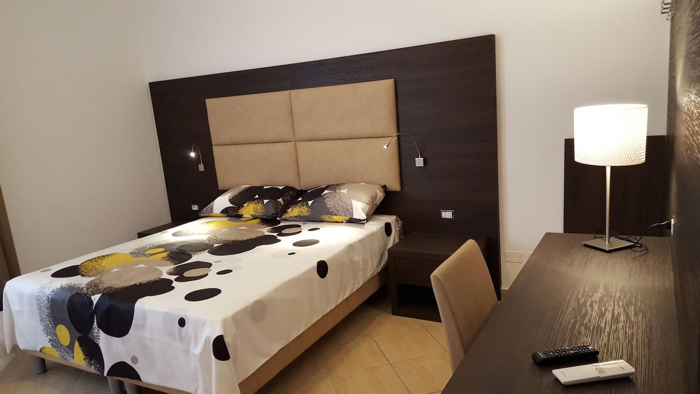 Una-Finestra-Su-Monti-Room-7