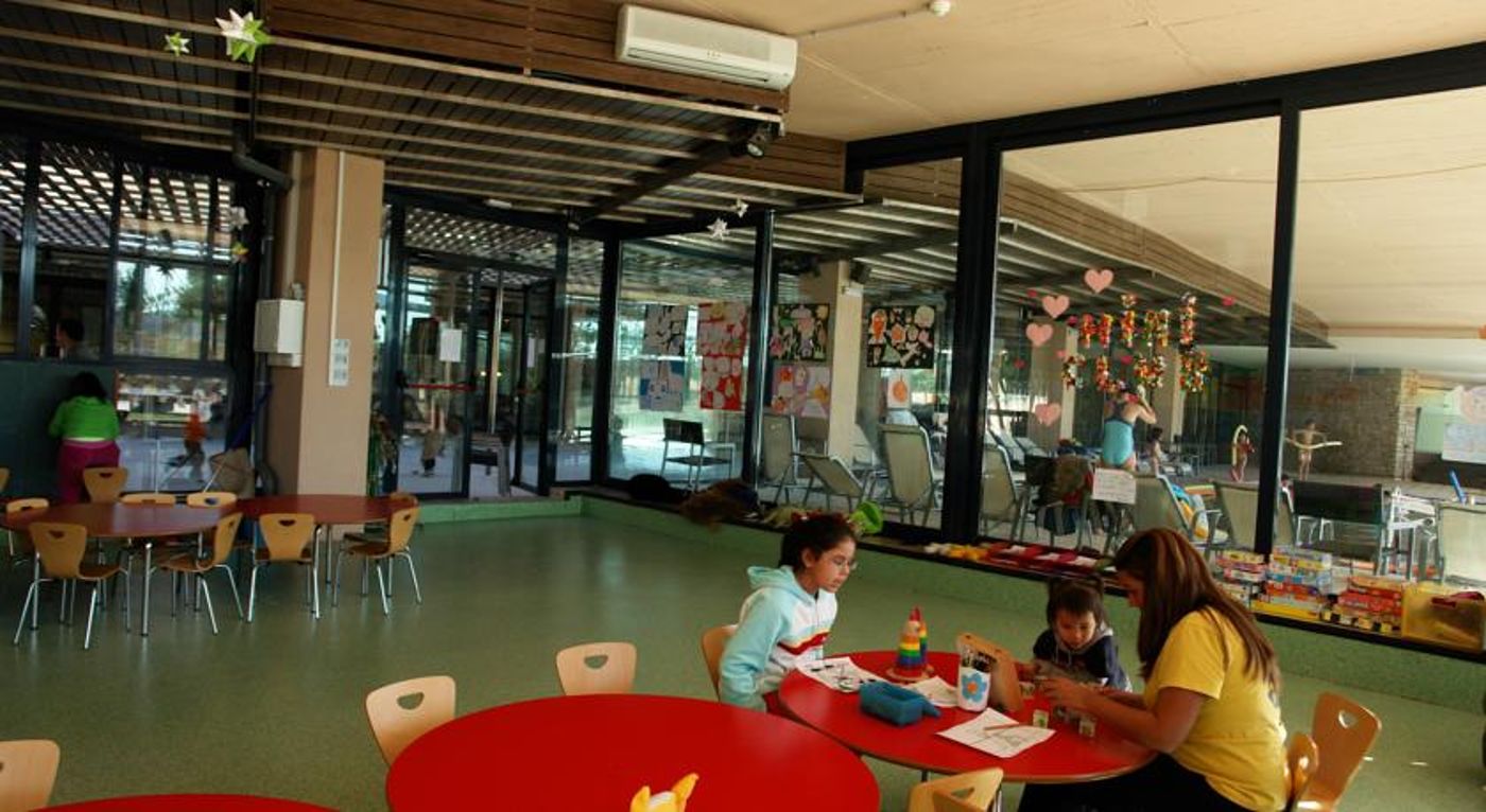 Les Oliveres Apartments