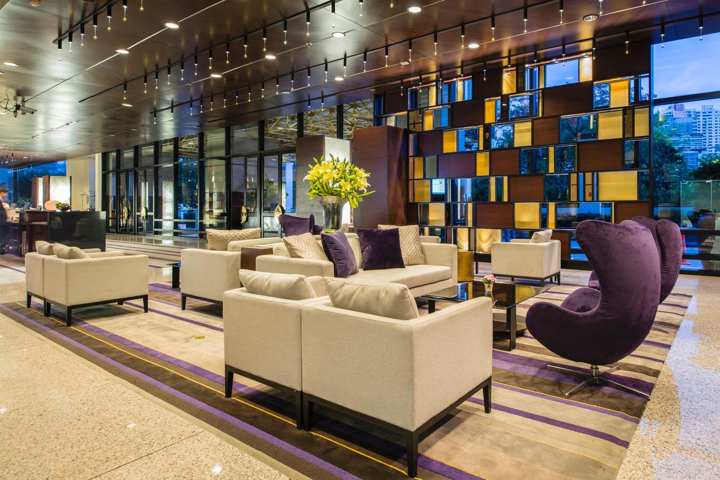 Emporium-Suites-by-Chatrium-Lobby-5