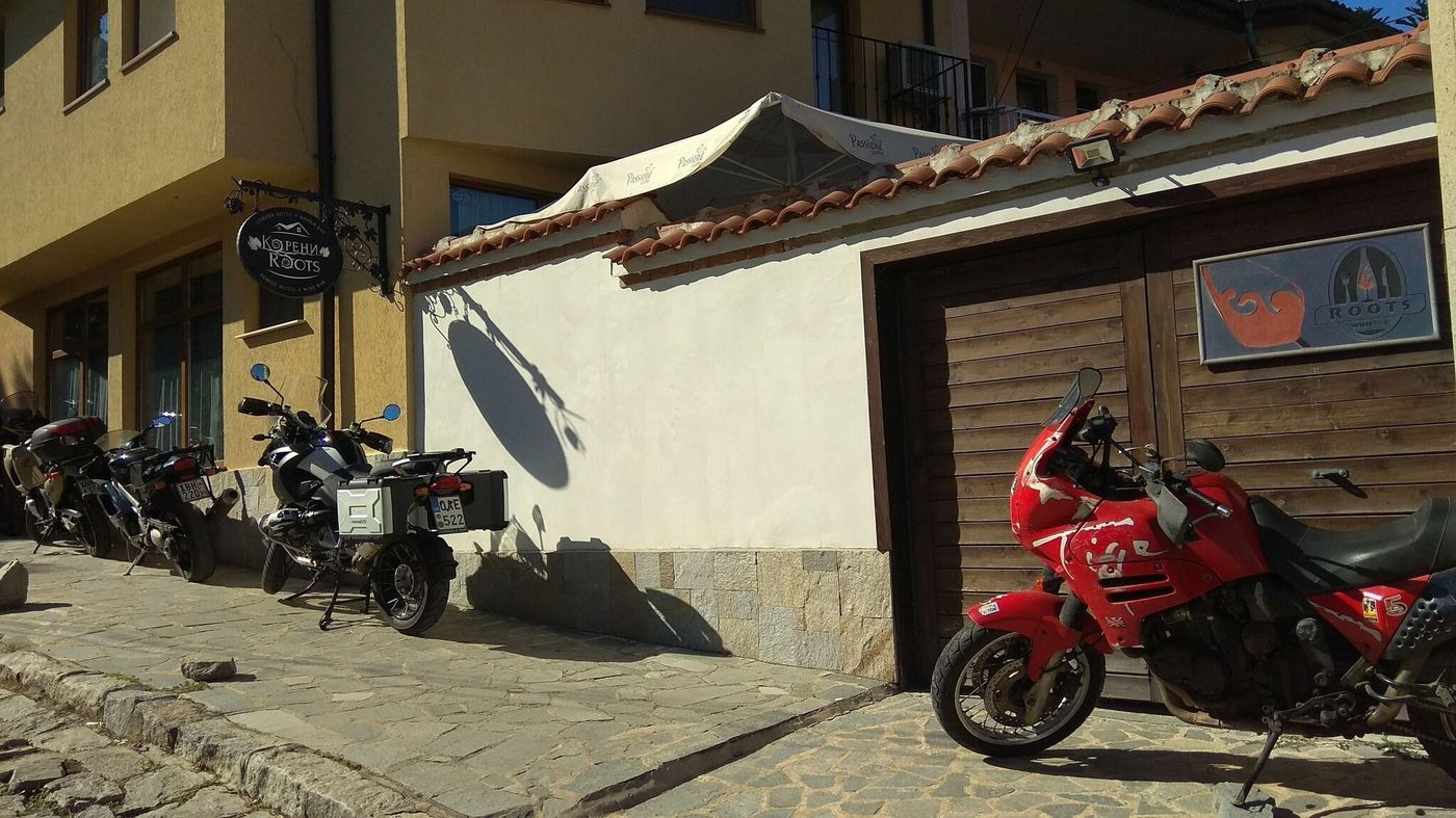 Roots-Hotel---Wine-Bar-General-view-13