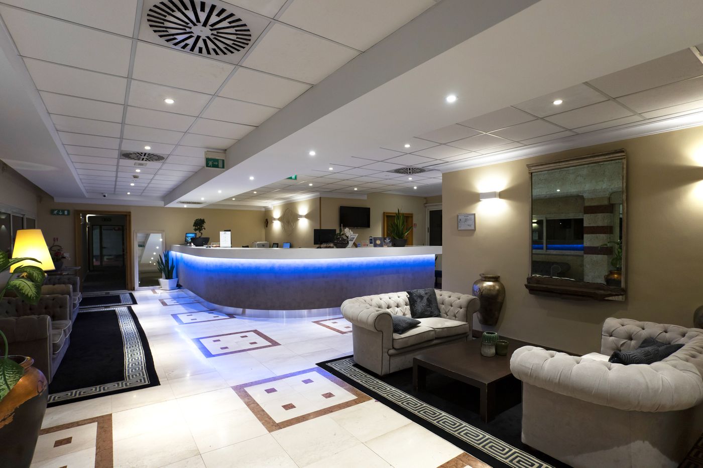 BV-Oly-Hotel-Lobby-13