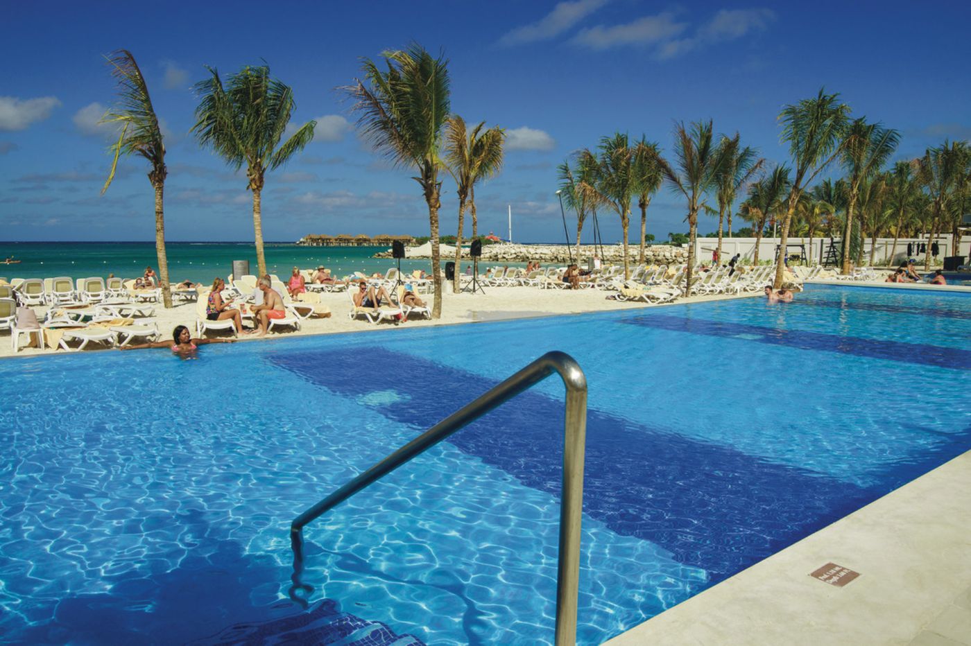 Riu-Reggae-Pool-8