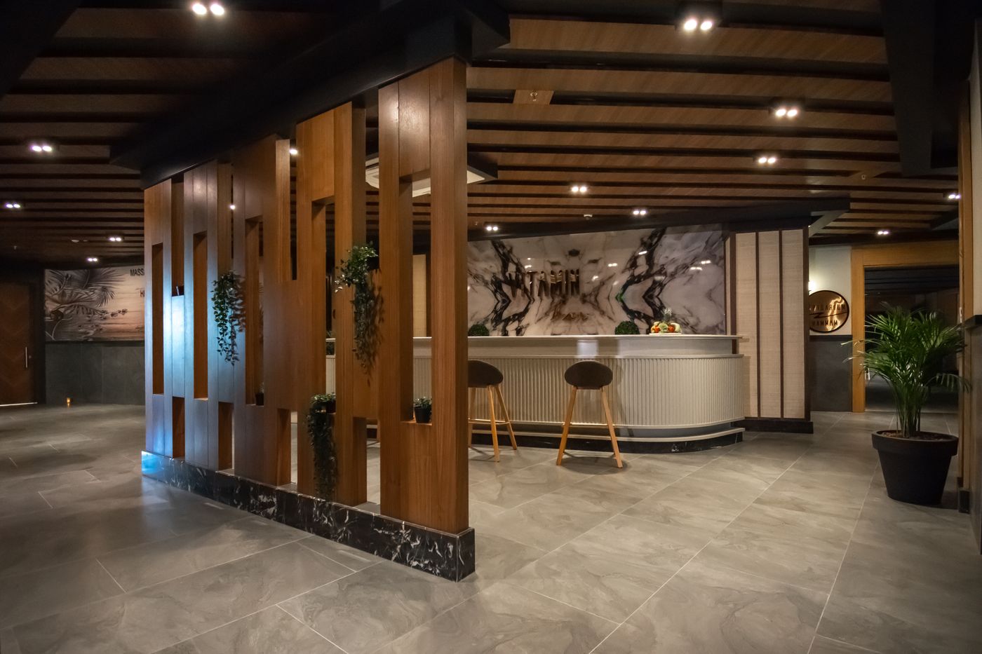 Armas-Bella-Luna-Bar-66