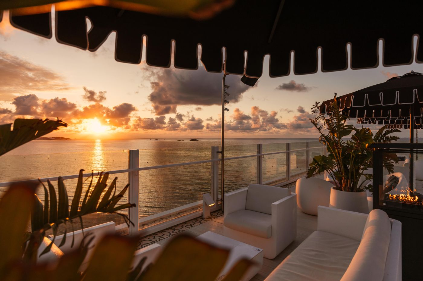 Ushuaia-Ibiza-Beach-Hotel-Terrace-17