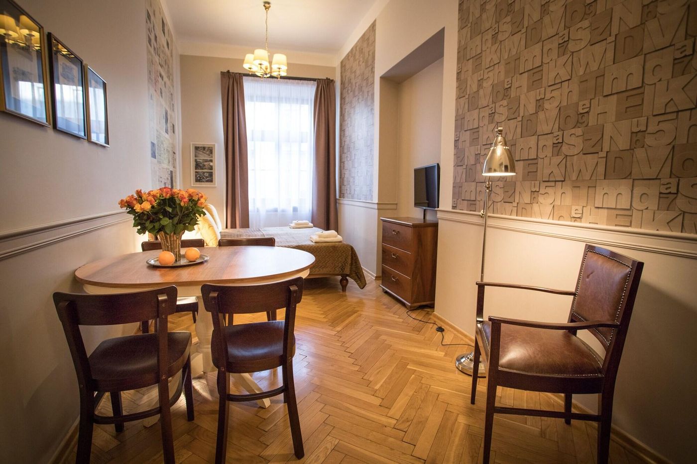 Scharffenberg-Apartments-Main-Square-Lobby-1