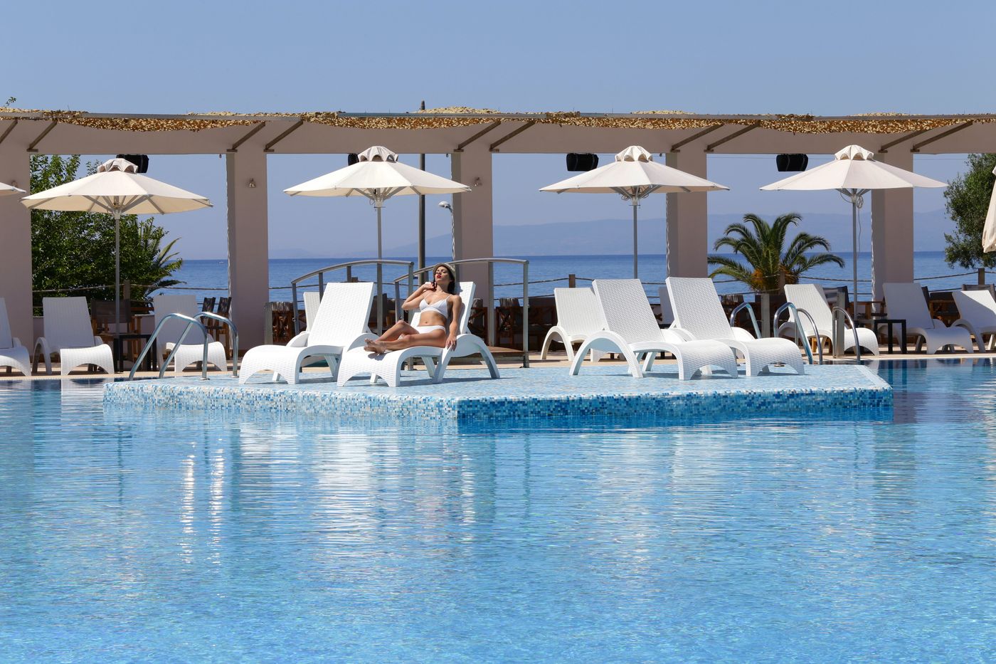 Elite-city-resort---villas-Pool-1