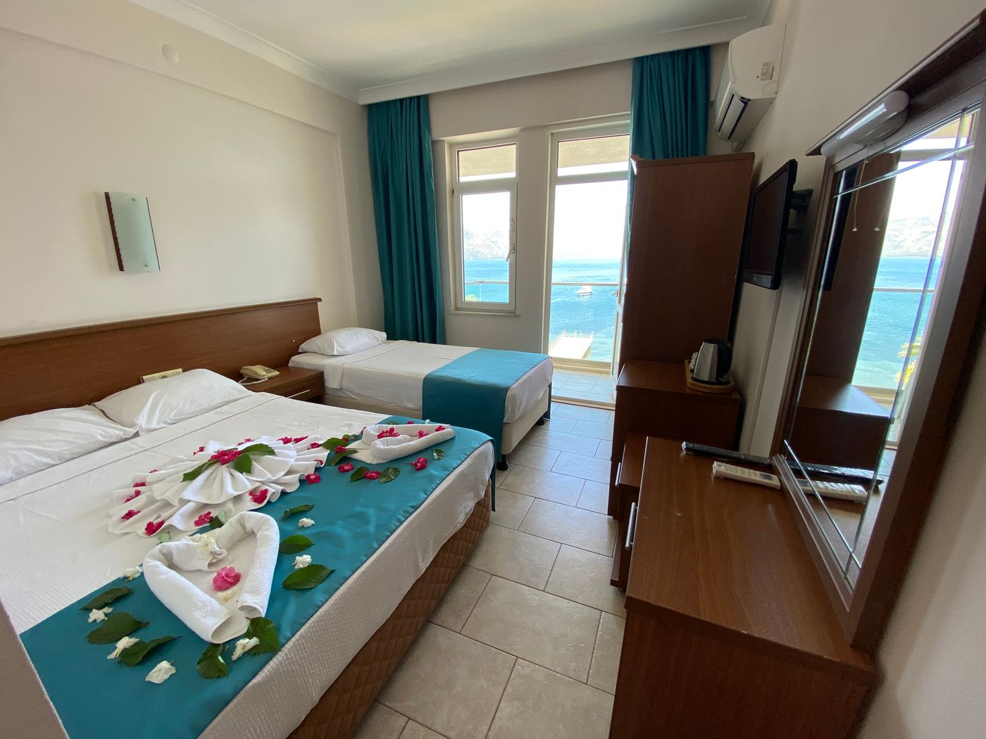 B-B-Yuzbasi-Beach-Hotel-Room-11