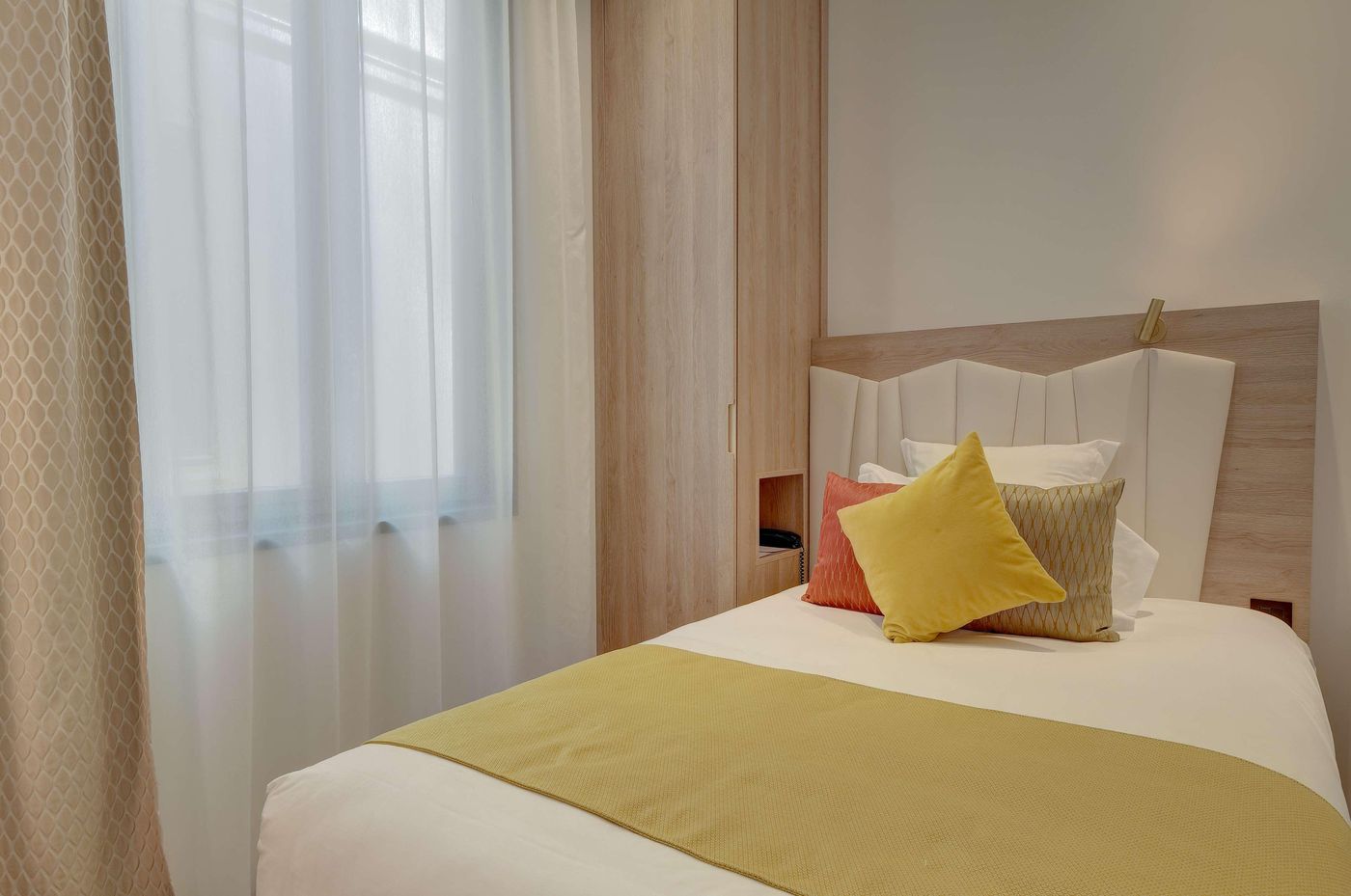 Best Western Plus Hotel Comedie Saint-Roch - France - Montpellier - Room - 4