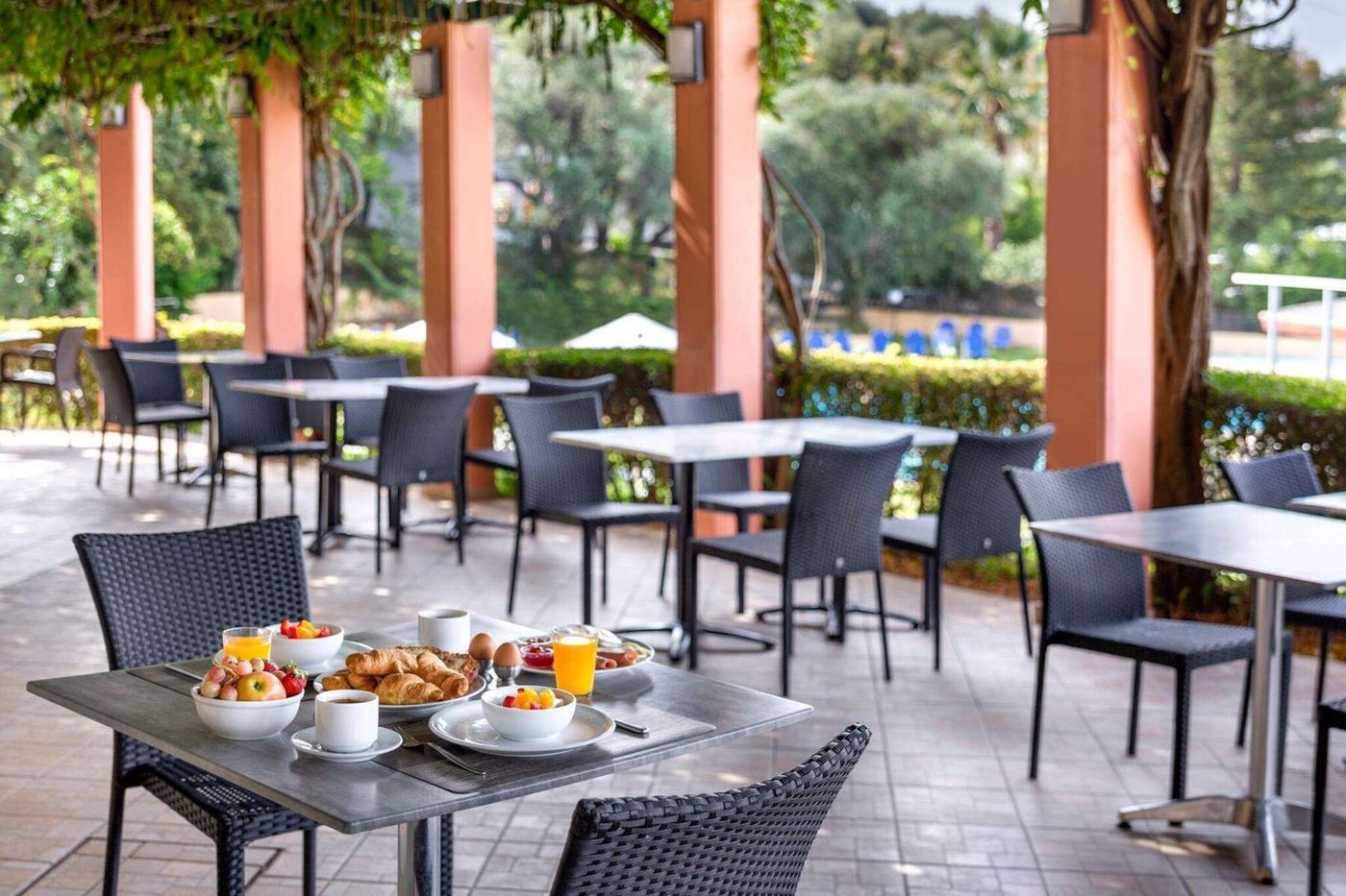 Century-Resort-Apartments-Restaurant-29