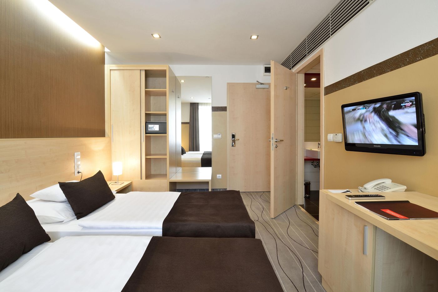 Promenade-City-Hotel-Room-4
