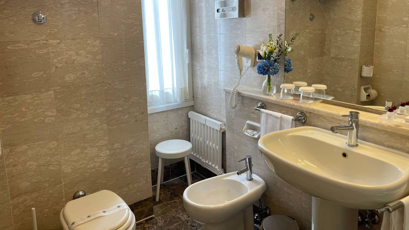 Bettoja-Hotel-Massimo-d-Azeglio-Room-42