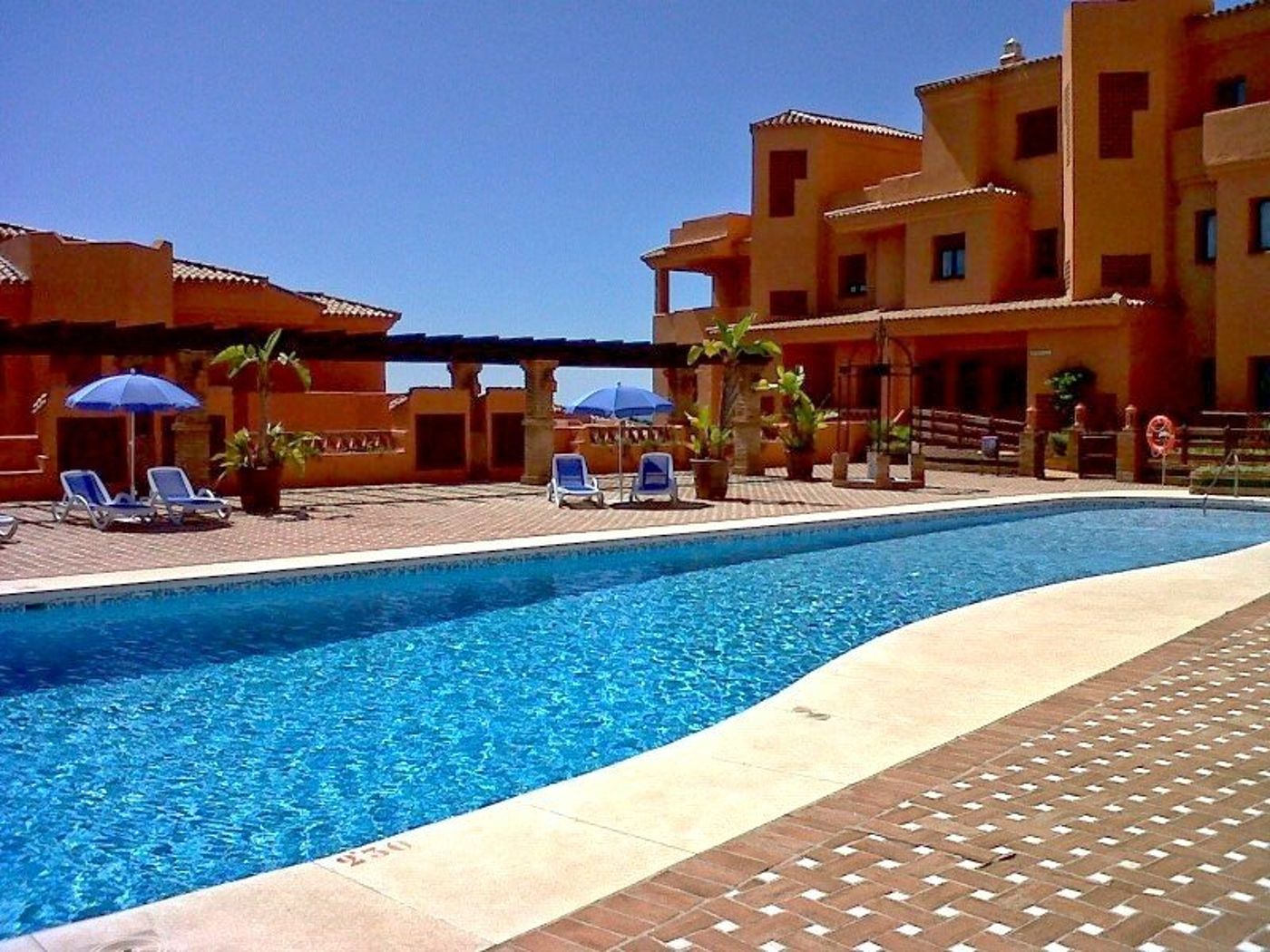 Royal-Suites-Marbella-Pool-13