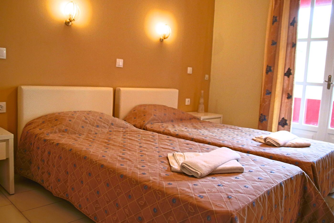 Mediterranean-Blue-Room-37