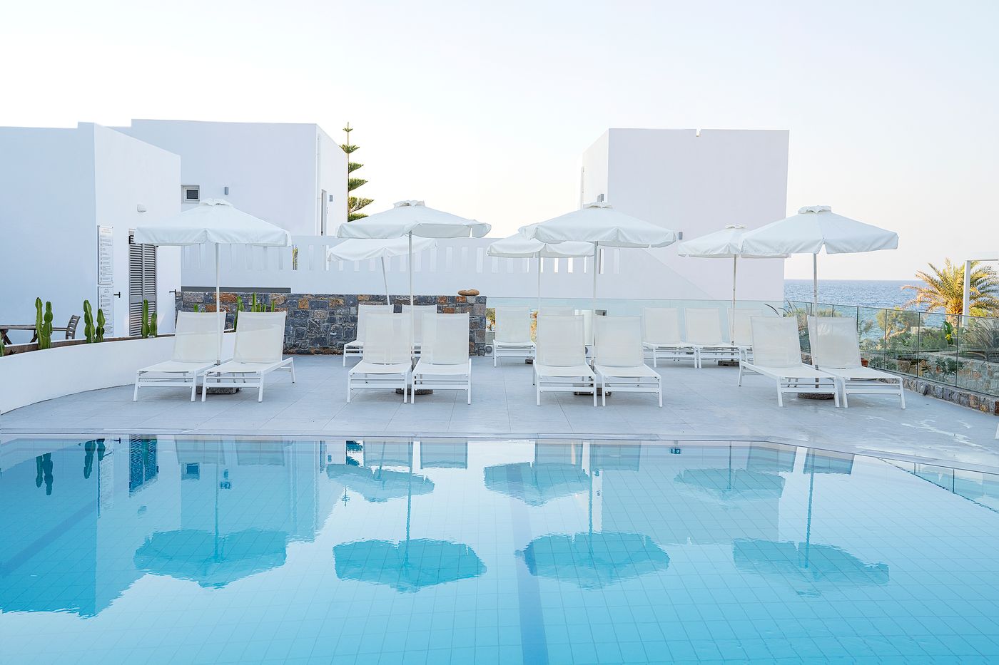 Maritimo-Beach-Hotel-Pool-4