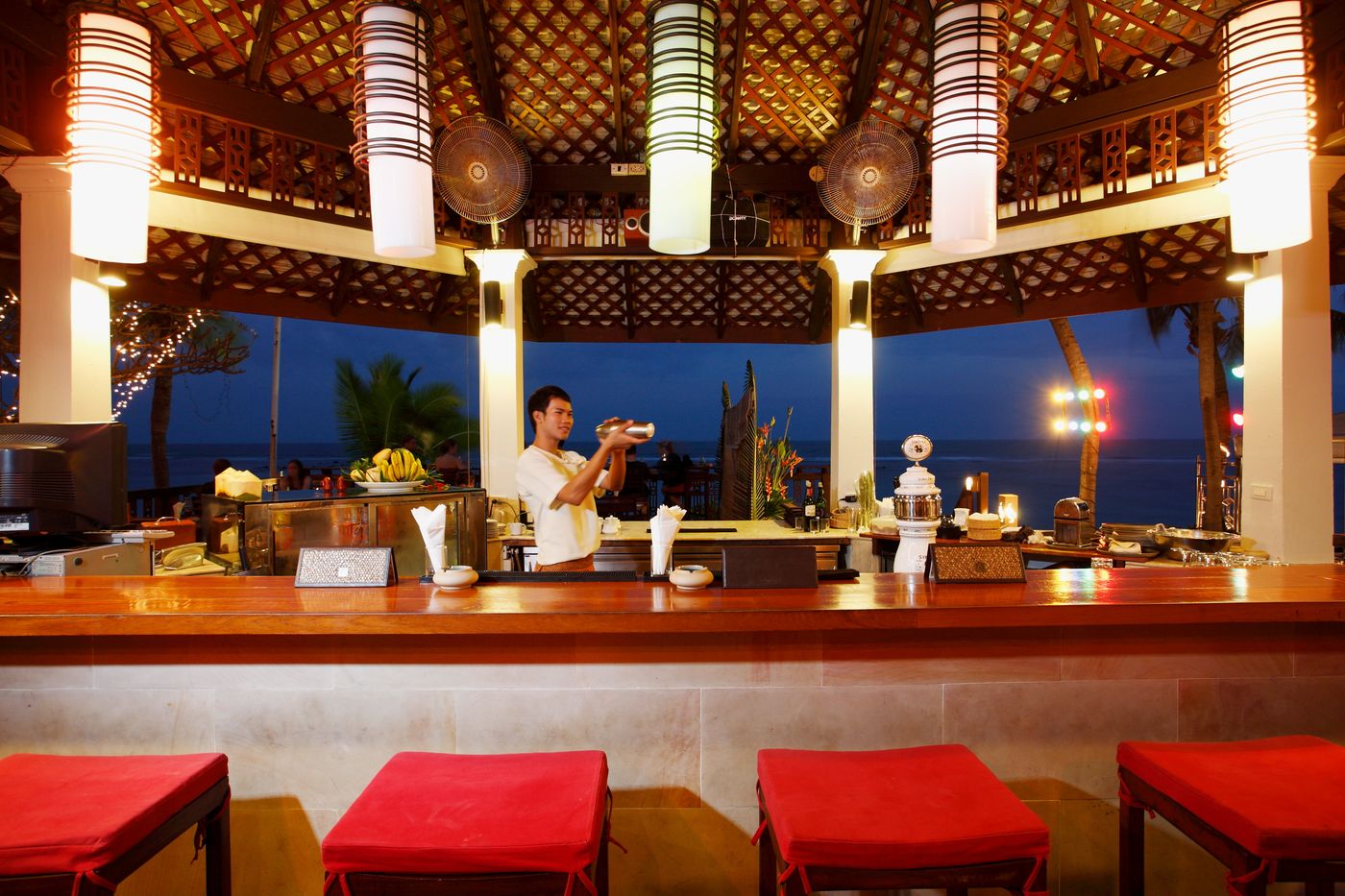 Centara-Villas-Samui-Bar-45