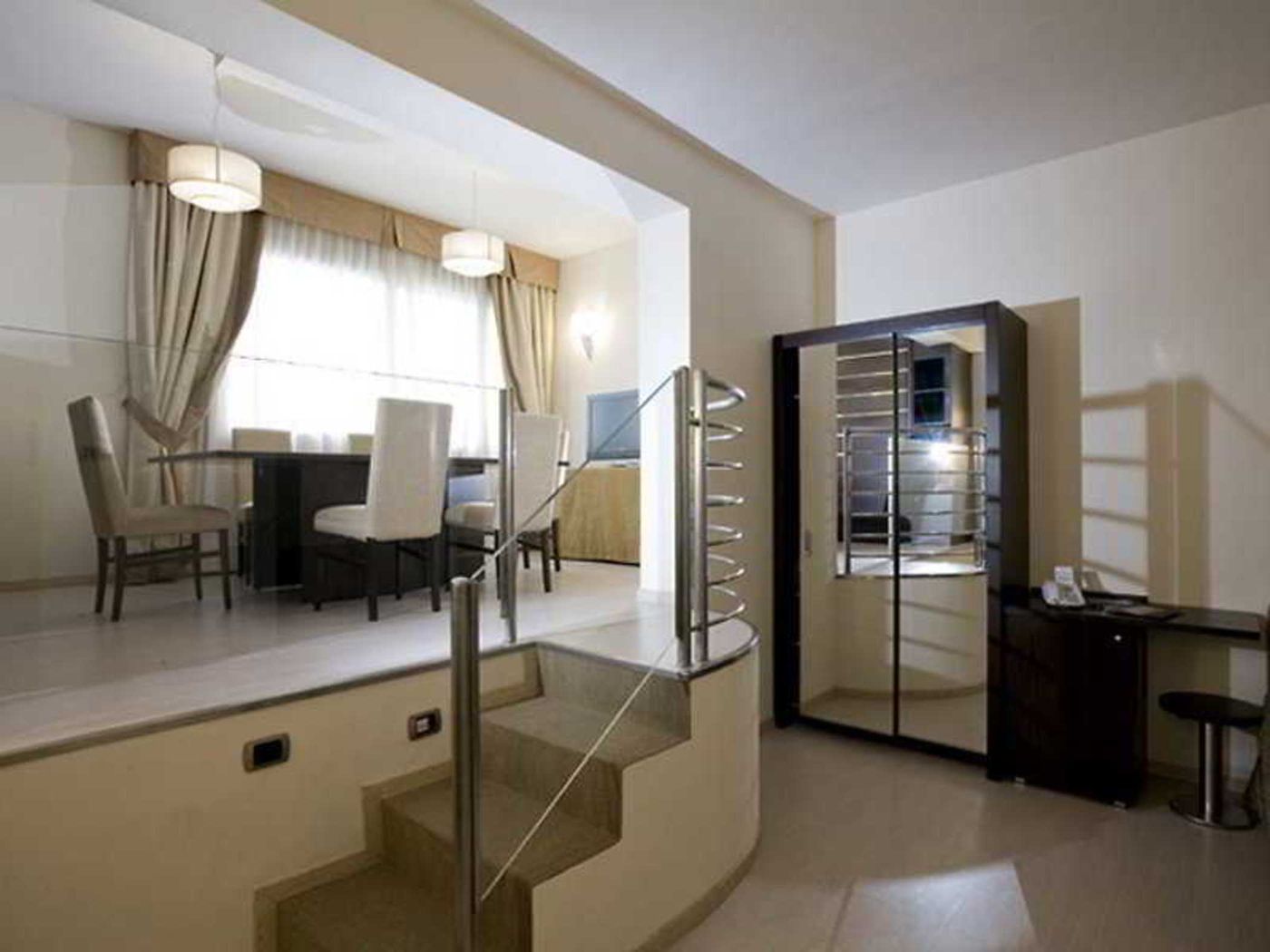 Grand-hotel-Mediterraneo-Room-60