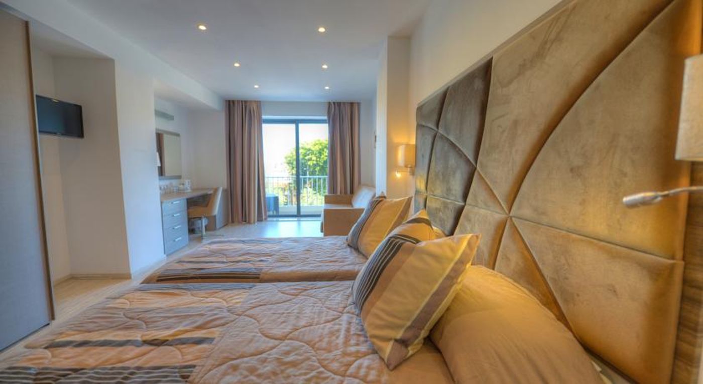 The Plaza and Plaza Regency Hotels