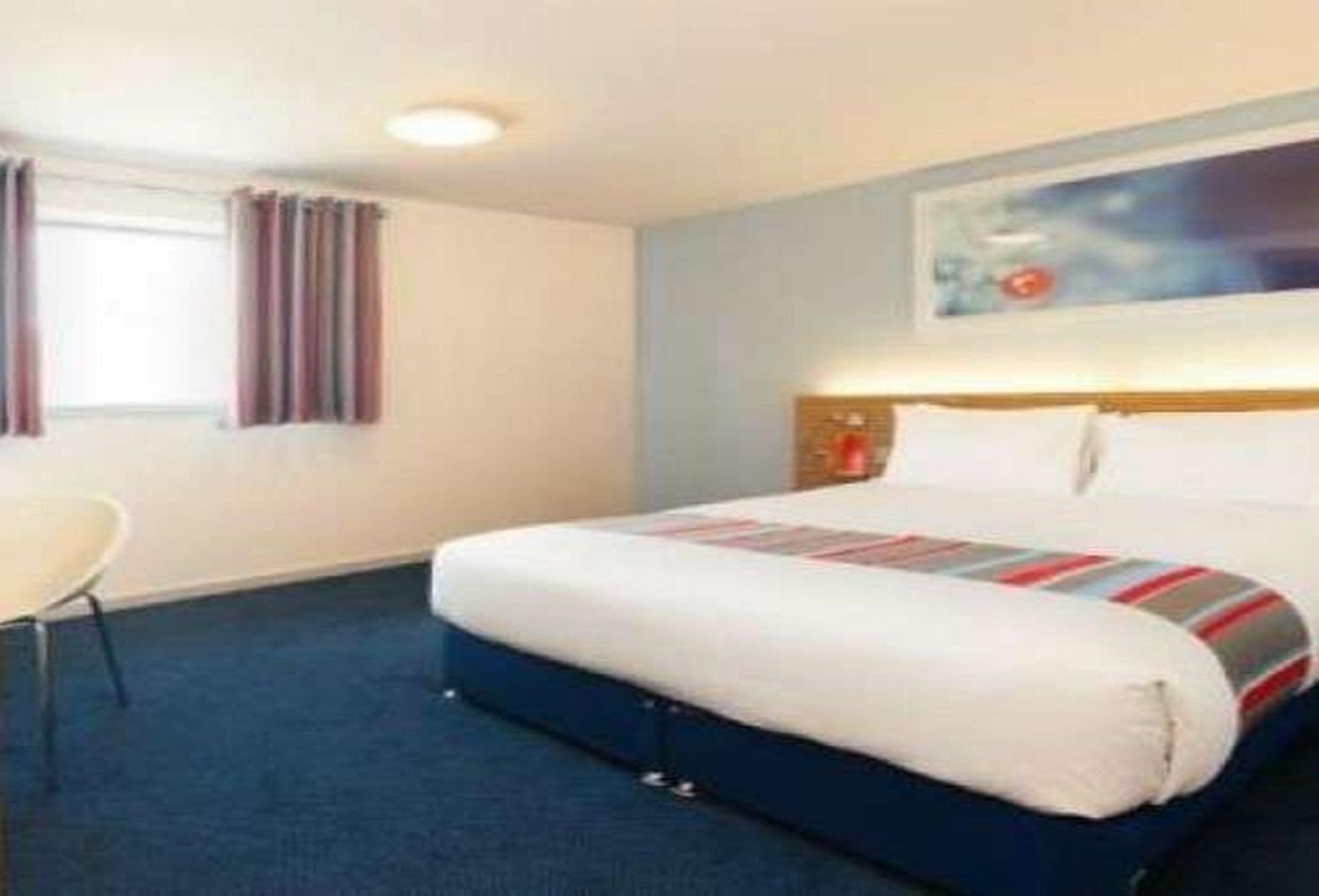 Travelodge Manchester Salford Quays-United Kingdom-MANCHESTER-Room-10