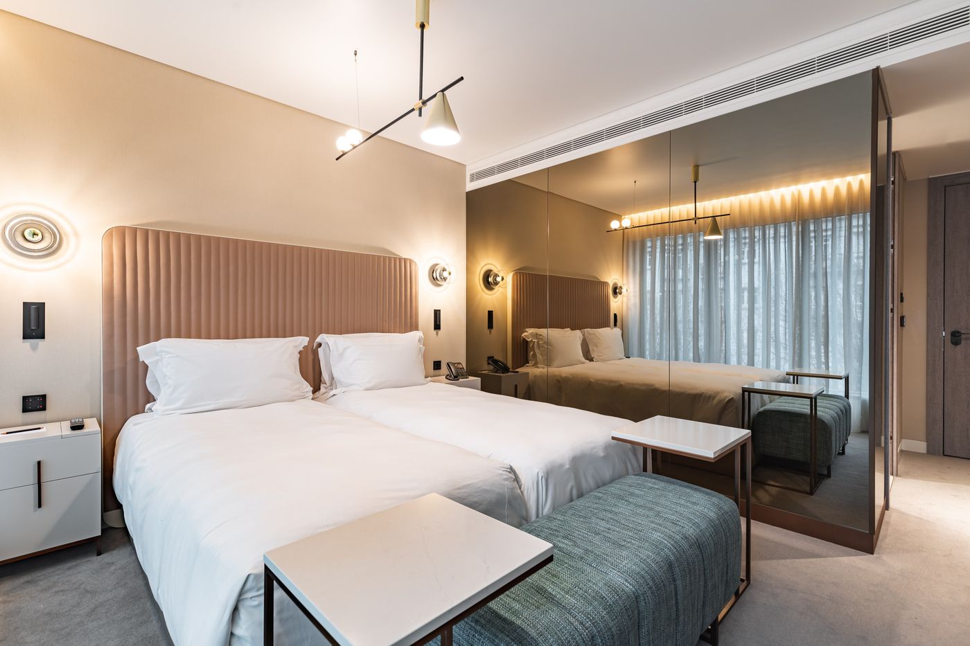 Luster-Hotel-Room-16