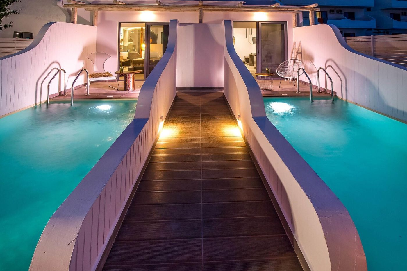 Malibu-Boutique-Room-11