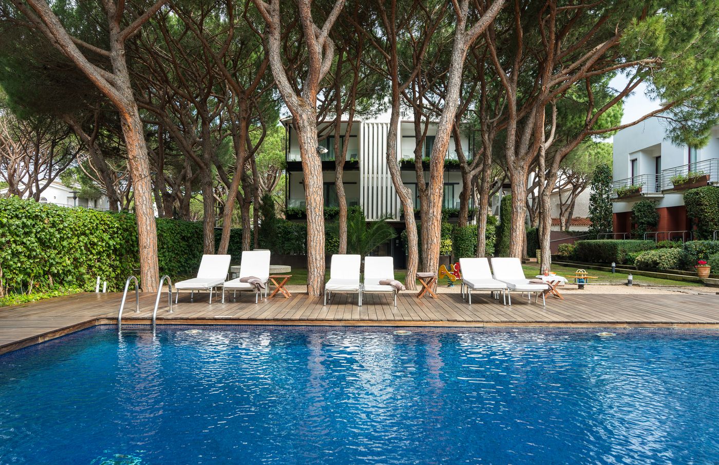 NM-suites-Hotel-Pool-3