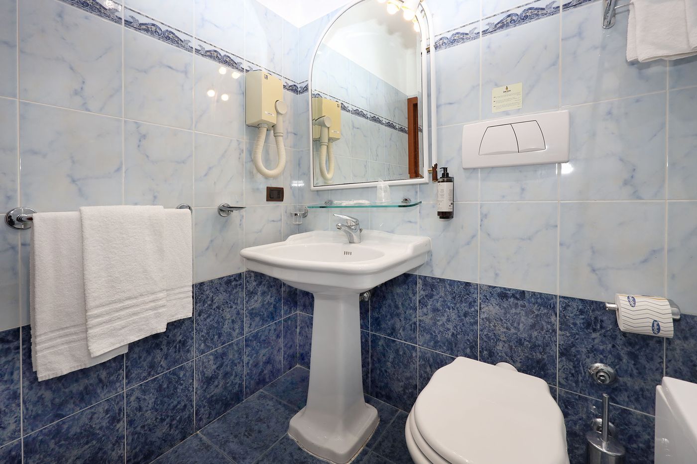 Rimini-Hotel-Room-33