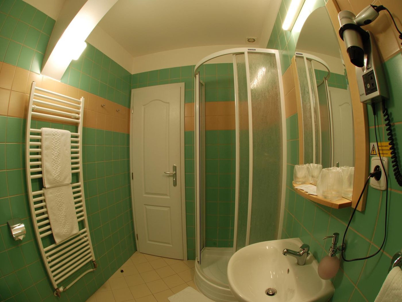 EA-Hotel-Tosca-Room-37