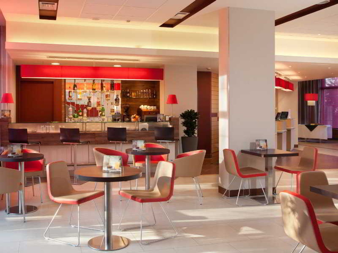 ibis-Budapest-Citysouth-Bar-14