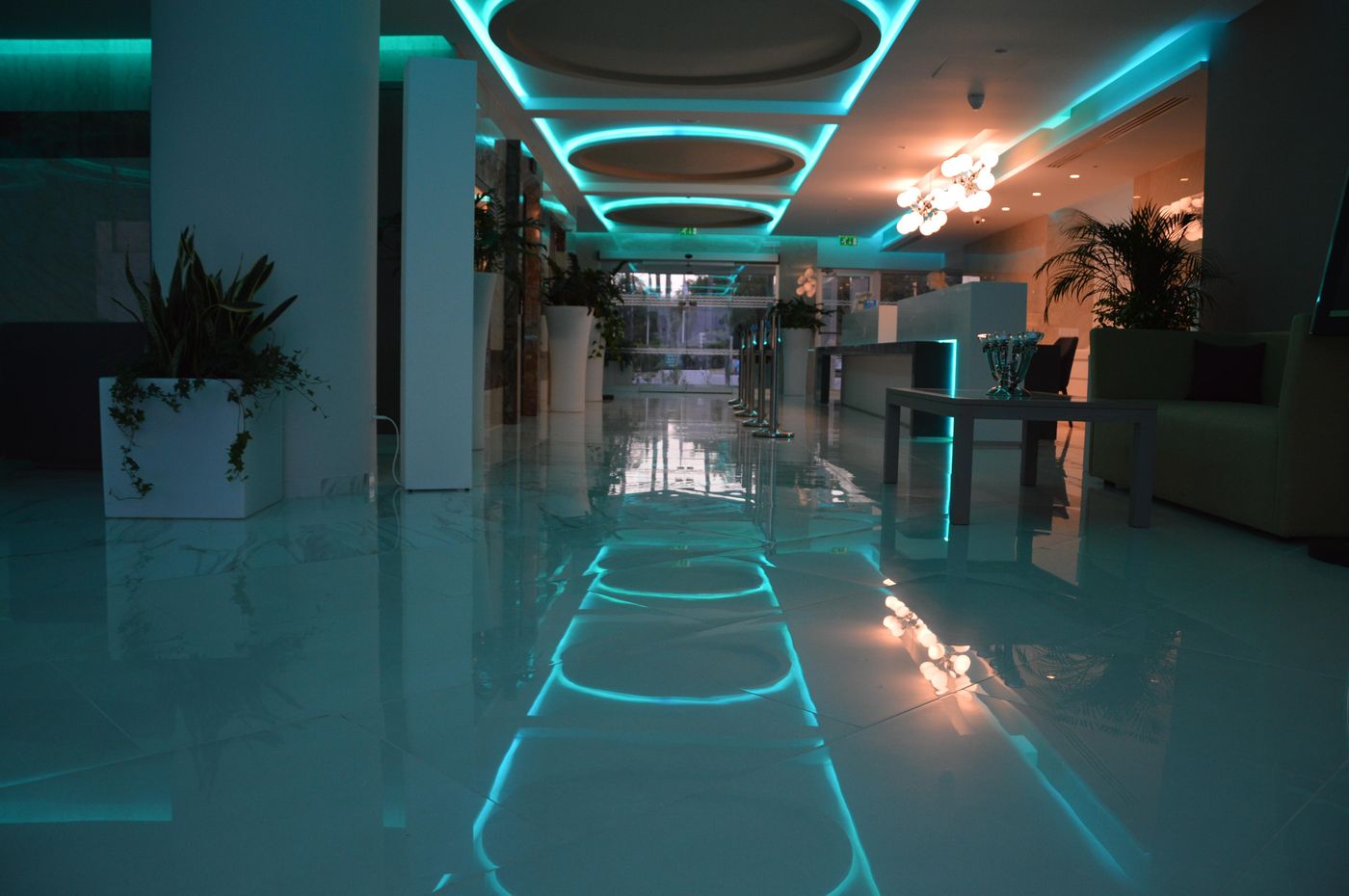 Vassos-Nissi-Plage-Lobby-54