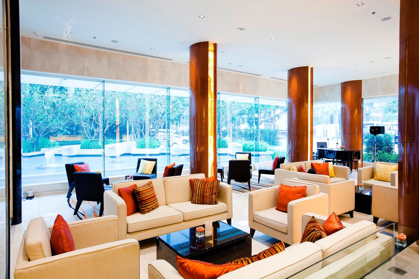 Royal-Princess-Larn-Luang-Bangkok-Bar-16