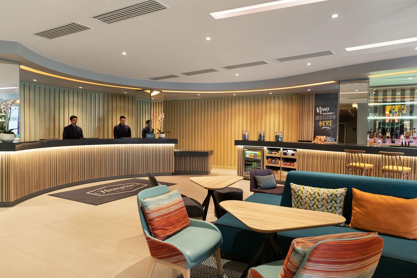 Hampton-by-Hilton-Dublin-City-Centre-Lobby-3